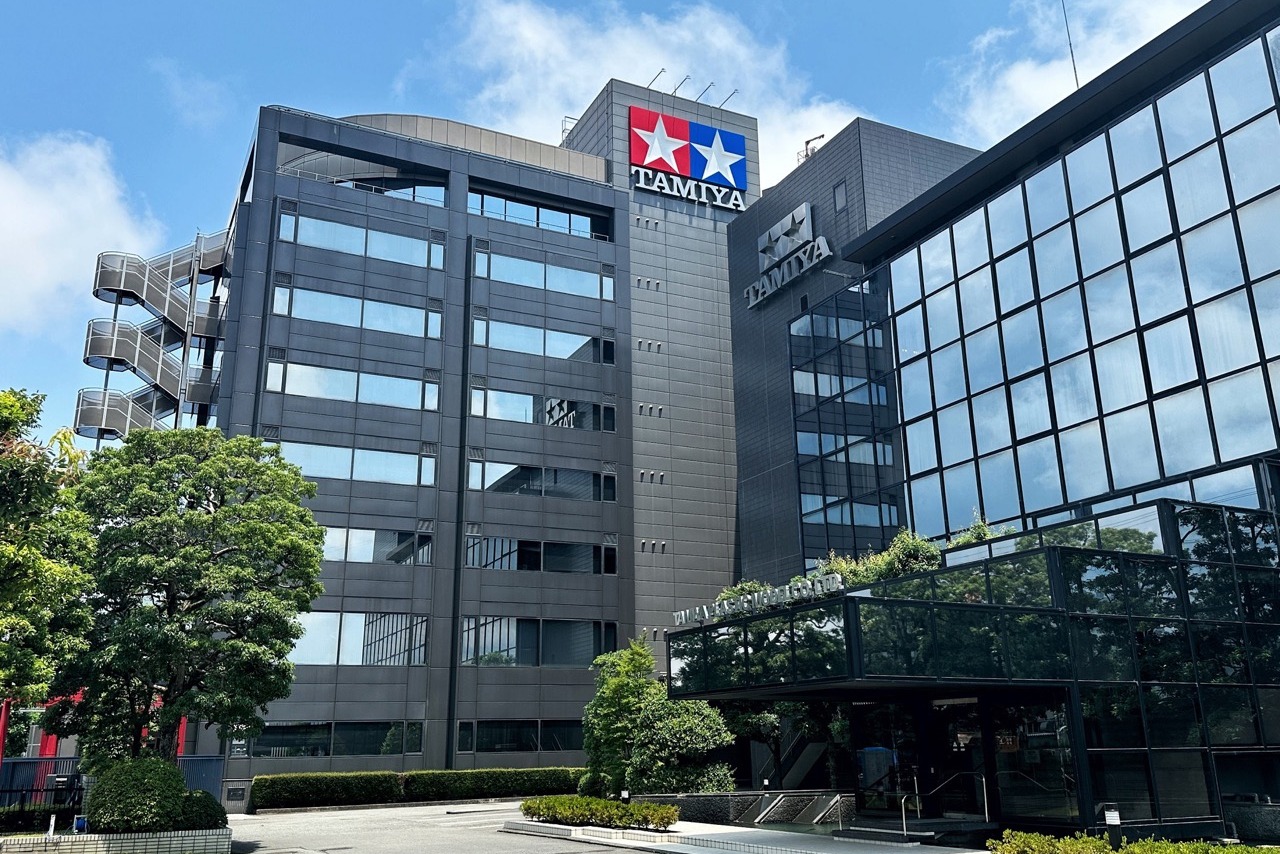 株式会社      タミヤ