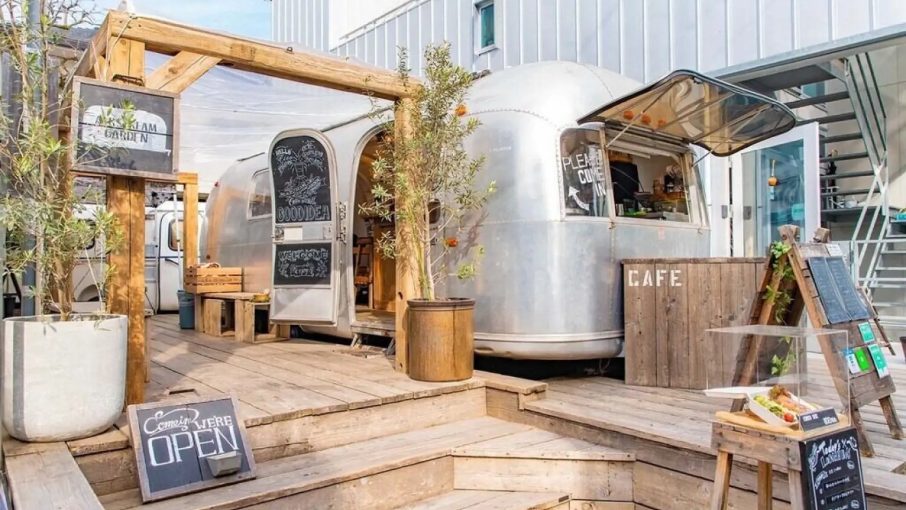 サムネイル 1: 表参道カフェ見学&写真撮影ツアー：6月12日（土）11:00〜