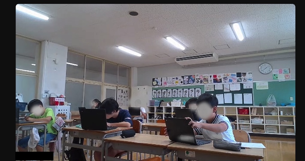 調べ学習に取り組む児童のみなさん